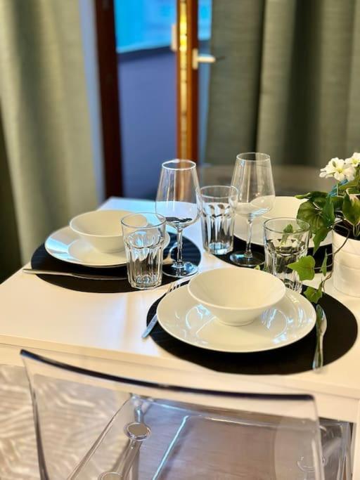 Wohnung Alte Mainbruecke - Gratis Kaffee - Netflix - Balkon เวิร์ซบวร์ก ภายนอก รูปภาพ