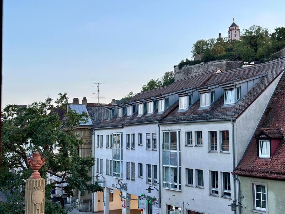 Wohnung Alte Mainbruecke - Gratis Kaffee - Netflix - Balkon เวิร์ซบวร์ก ภายนอก รูปภาพ