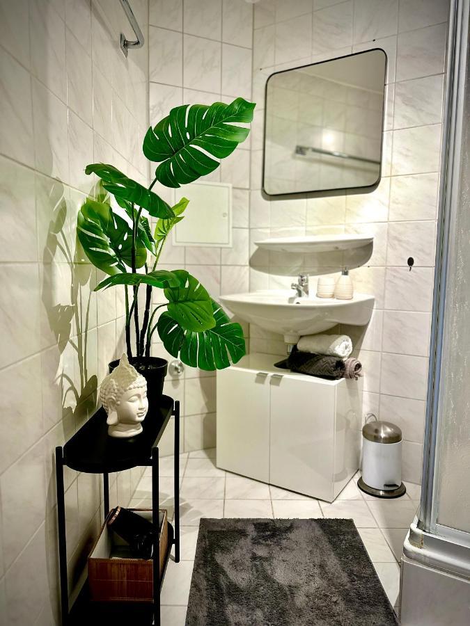 Wohnung Alte Mainbruecke - Gratis Kaffee - Netflix - Balkon เวิร์ซบวร์ก ภายนอก รูปภาพ